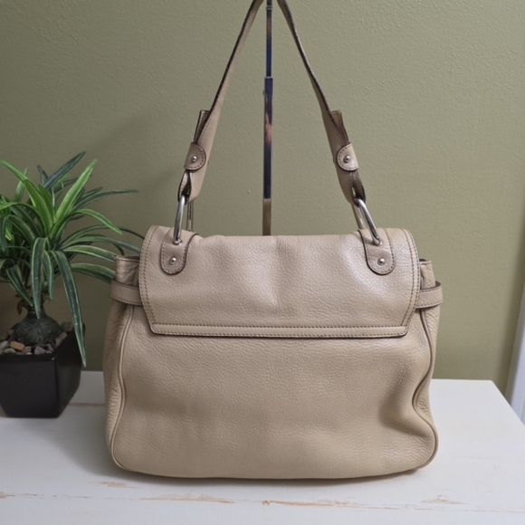 Salvatore Ferragamo | Beige Pebbled Leather Shoulder Bag - Picture 5 of 12